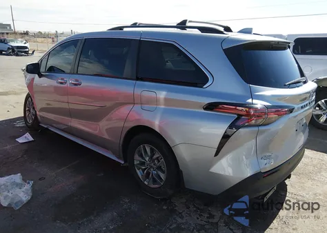 2021 Toyota Sienna Xle z USA, uszkodzony, nr VIN 5TDYSKFC2MS030372